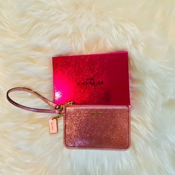 COACH-PINK SPARKLY SMALL PURSE/WRISTLET WITH TWO SLOTS INSIDE FOR CARDS.LIKE NEW - Picture 4 of 4